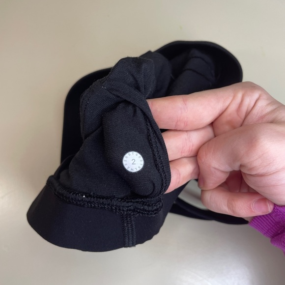 Black lululemon bra size 2 - Picture 3 of 3